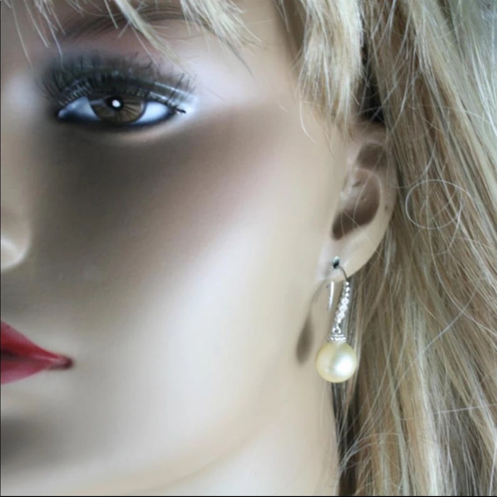 New 925 Silver Chic Dainty Pearl Earrings - Picture 5 of 5
